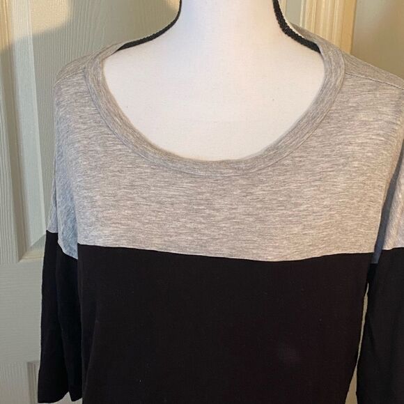 Zenana Outfitters, medium black & grey top - Picture 2 of 7